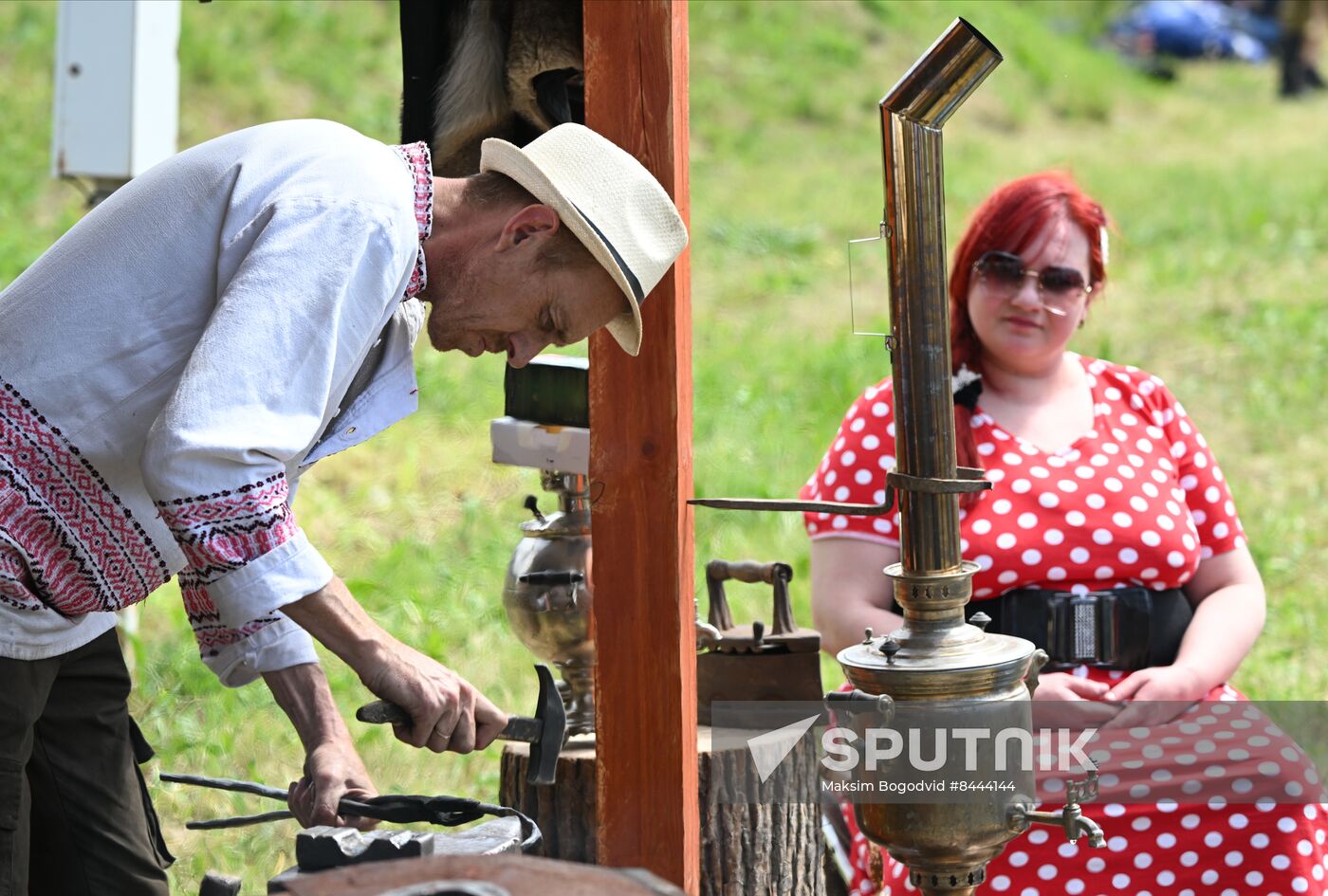 Russia Karavon Folk Festival