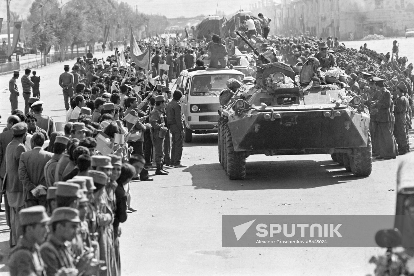 Withdrawing part of Soviet forces from Democratic Republic of Afghanistan in 1986