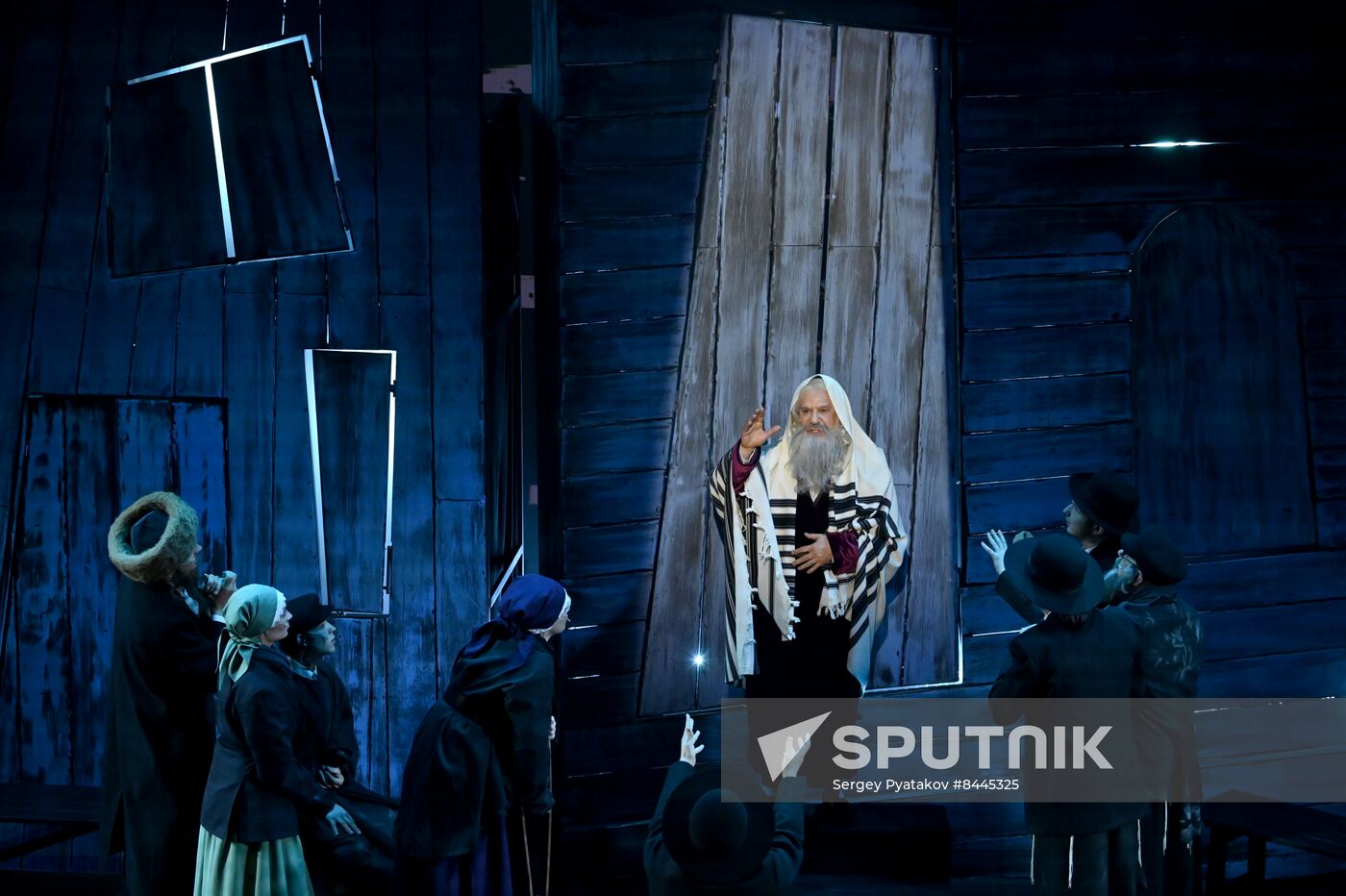 Russia Musical Between Two Worlds