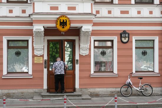 Russia Germany Consulates Visa Applications Suspension