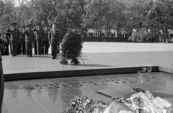 British Defense Secretary Tom King visits USSR