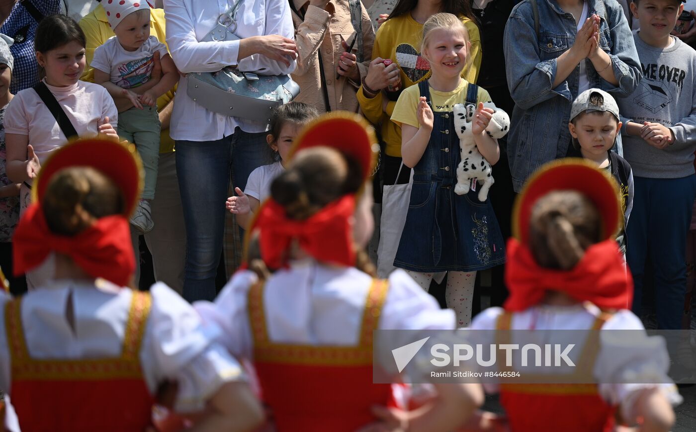 Russia Children's Day Zoo