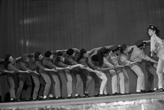 Jewish folklore ensemble Anachnu Kan performs in Moscow