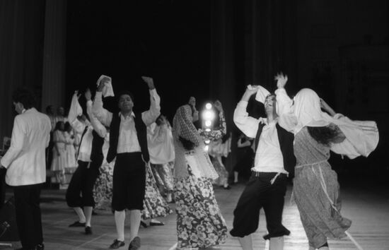 Jewish folklore ensemble Anachnu Kan performs in Moscow