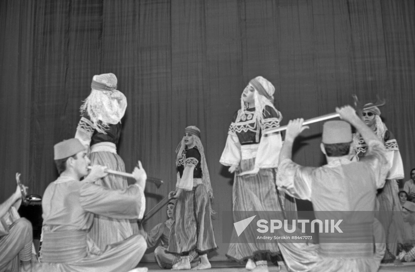 Jewish folklore ensemble Anachnu Kan performs in Moscow