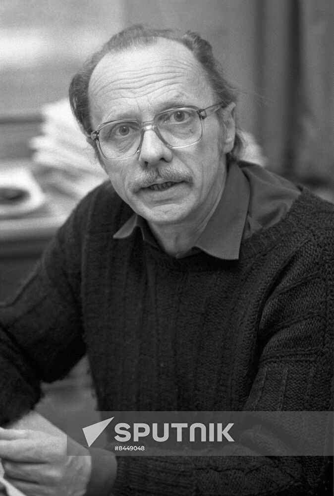 Political commentator Lev Voskresensky