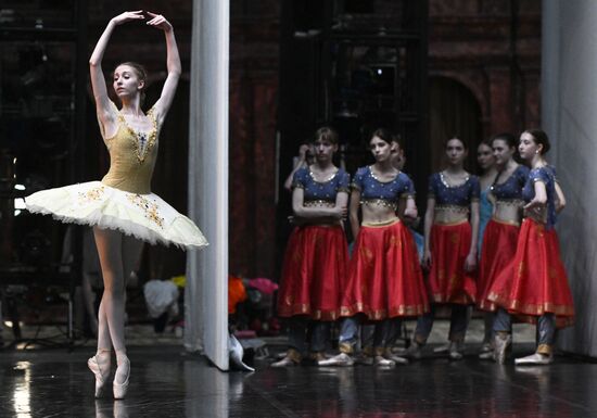 Russia Ballet School Graduates Concert