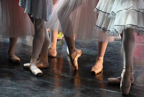 Russia Ballet School Graduates Concert