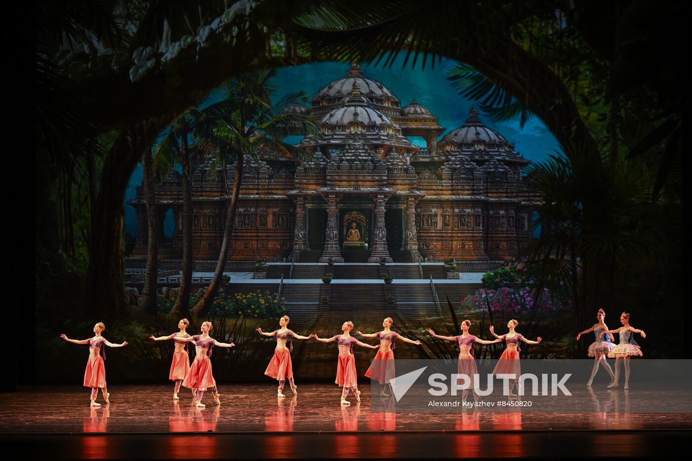 Russia Ballet School Graduates Concert