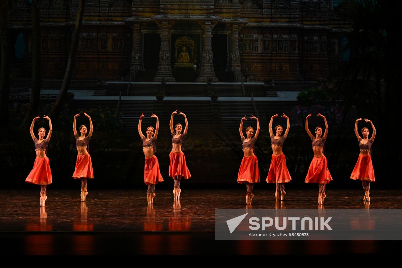 Russia Ballet School Graduates Concert