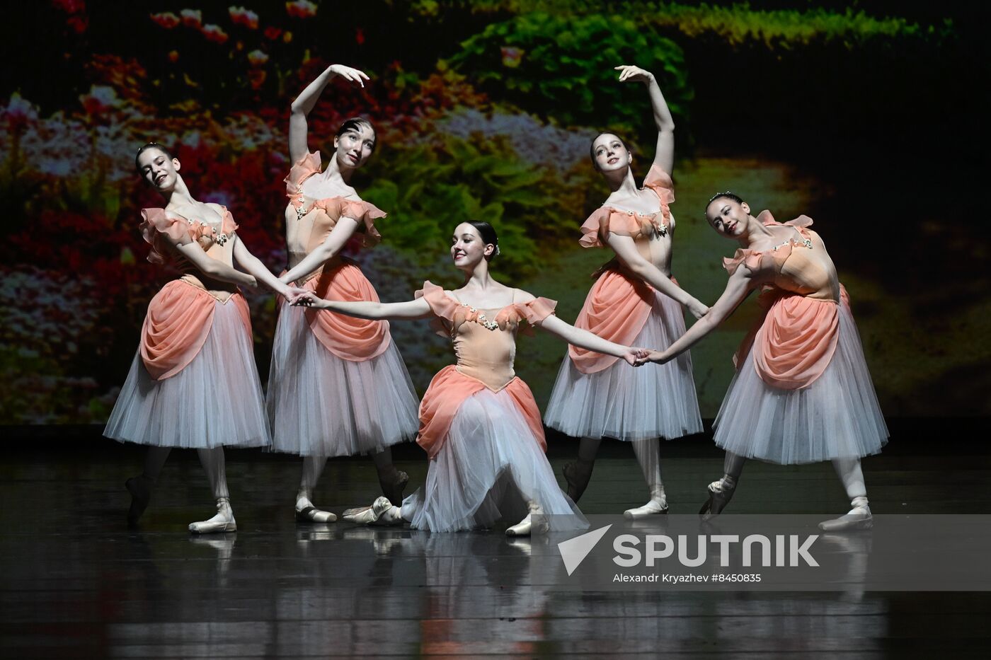 Russia Ballet School Graduates Concert