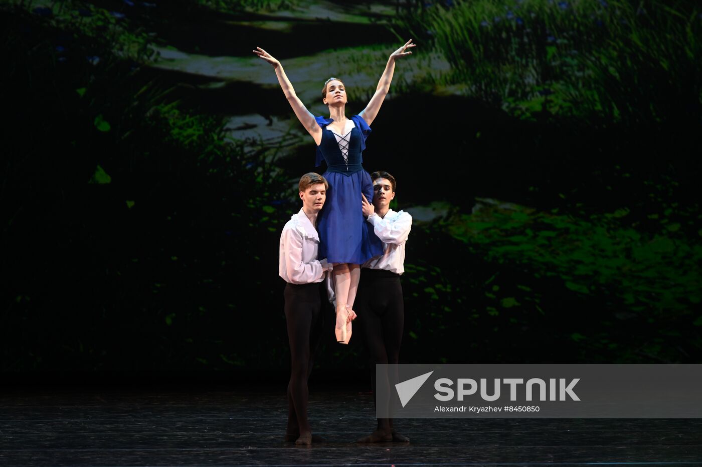 Russia Ballet School Graduates Concert