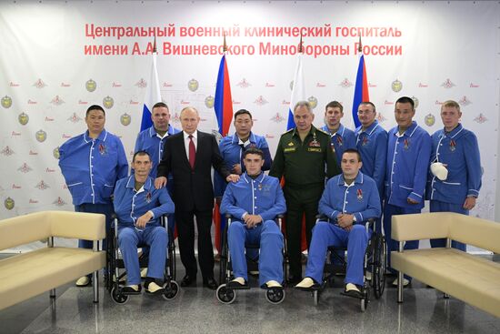 Russia Putin Servicemen Awarding