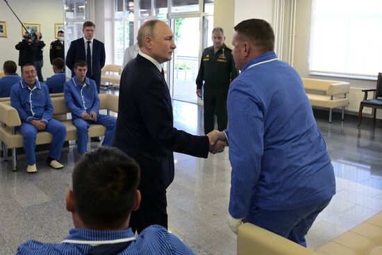 Russia Putin Servicemen Awarding