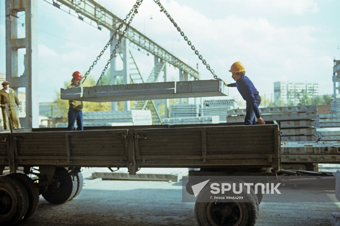 Construction of youth housing complex in Sverdlovsk