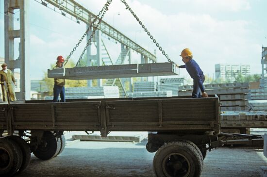 Construction of youth housing complex in Sverdlovsk