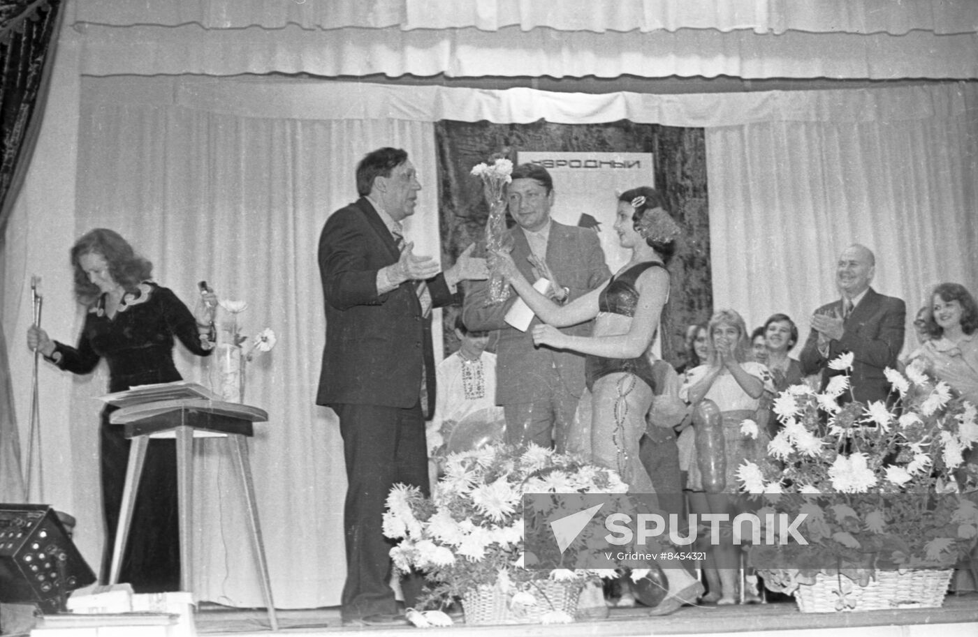 Velozavodets national circus and Ulybka children's circus group