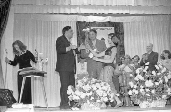 Velozavodets national circus and Ulybka children's circus group