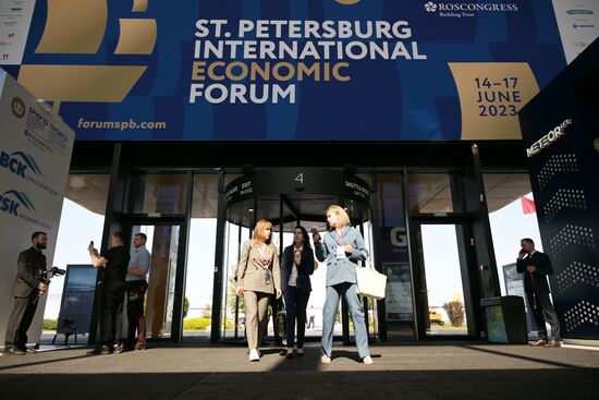 SPIEF-2023. On the sidelines