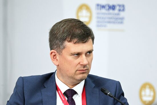 SPIEF-2023. Technological Sovereignty in IT: New Methodologies, Partnerships, and Competence Centres for Business and Youth Development in the Russian Federation