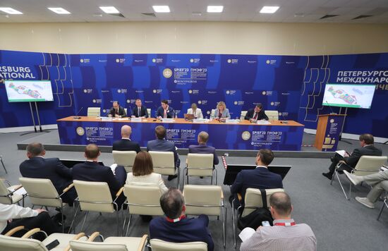 SPIEF-2023. Meeting of Coordinating Council for Information Technology of Sirius University of Science and Technology