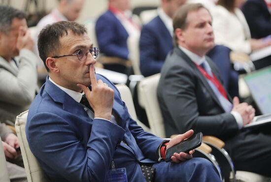 SPIEF-2023. Meeting of Coordinating Council for Information Technology of Sirius University of Science and Technology