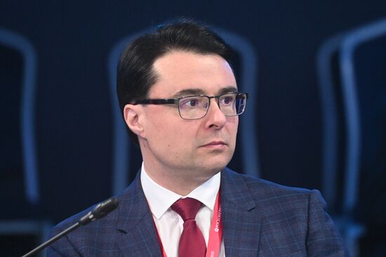 SPIEF-2023. The Labour Market: A Response to the New Challenges. The Role of Priority 2030