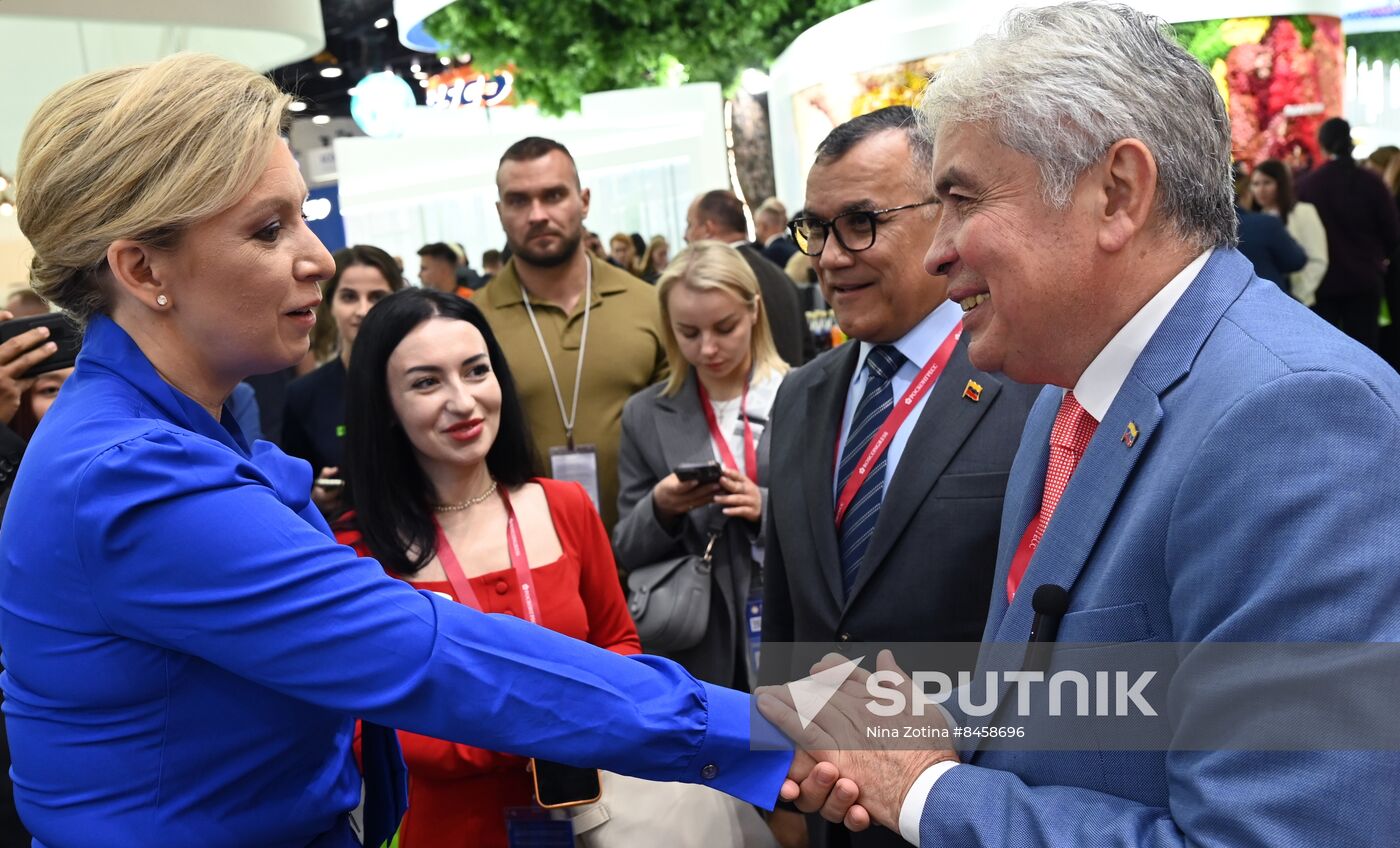 SPIEF-2023. On the sidelines