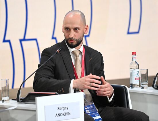 SPIEF-2023. The Battle for Investments and the Battle of Investments: Public VS Private