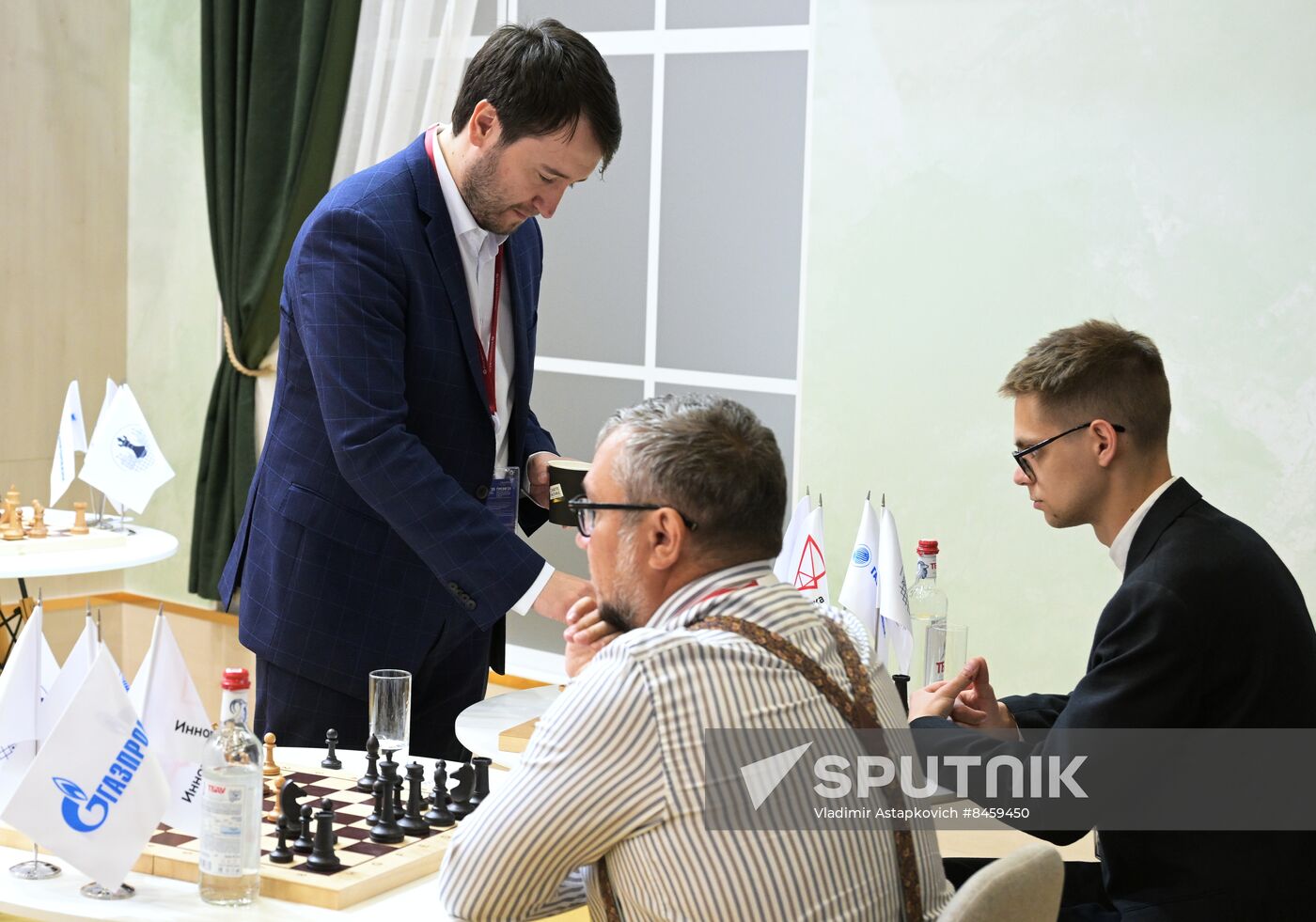 SPIEF-2023. Simultaneous exhibition with grandmaster using artificial intelligence.