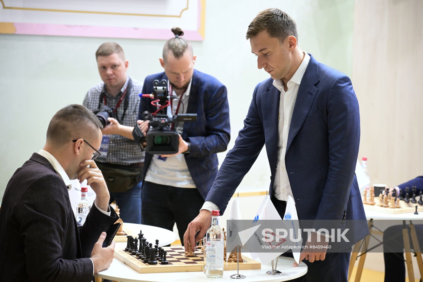 SPIEF-2023. Simultaneous exhibition with grandmaster using artificial intelligence.