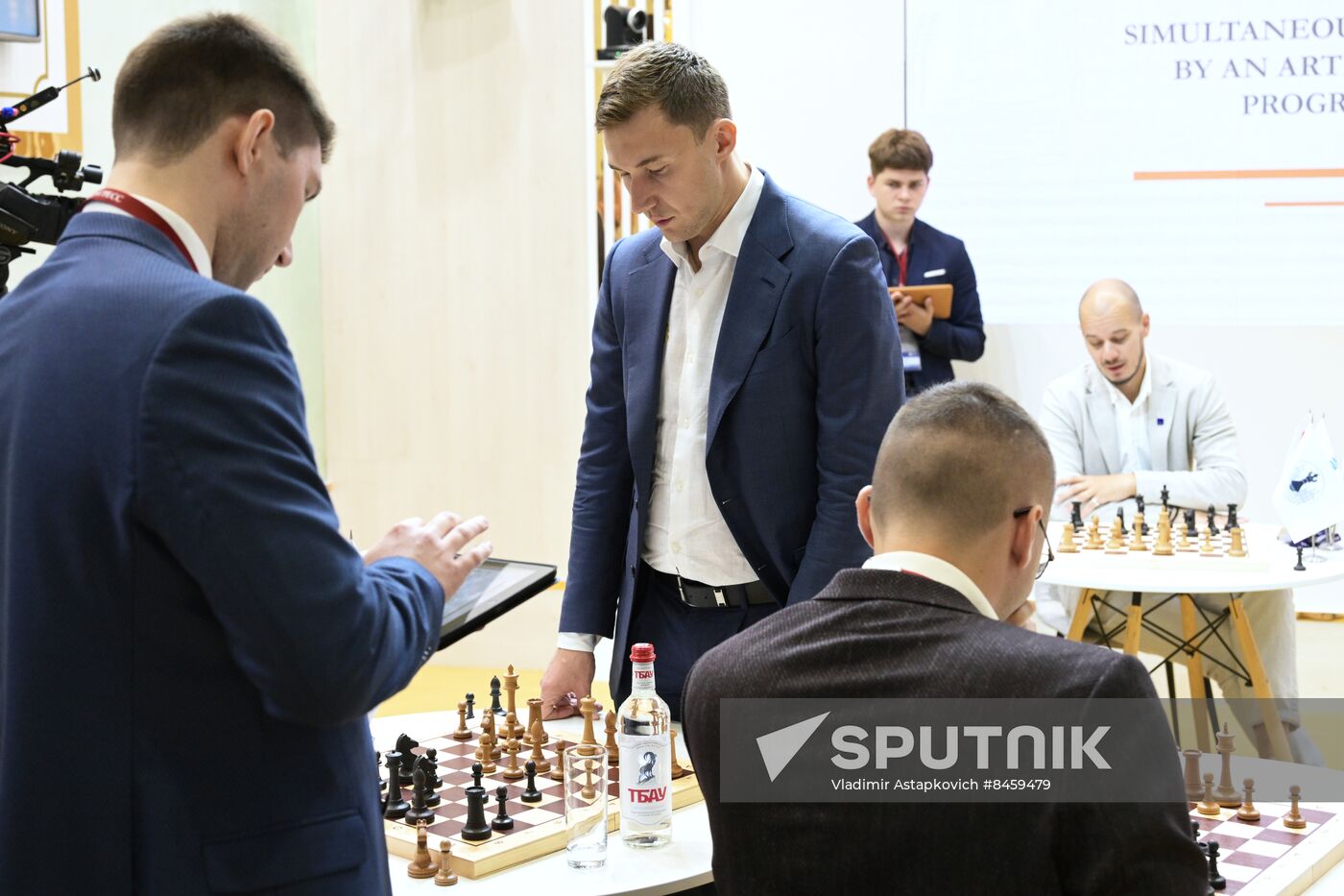 SPIEF-2023. Simultaneous exhibition with grandmaster using artificial intelligence.