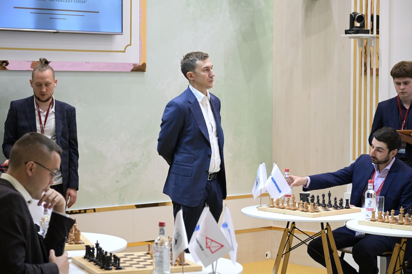 SPIEF-2023. Simultaneous exhibition with grandmaster using artificial intelligence.