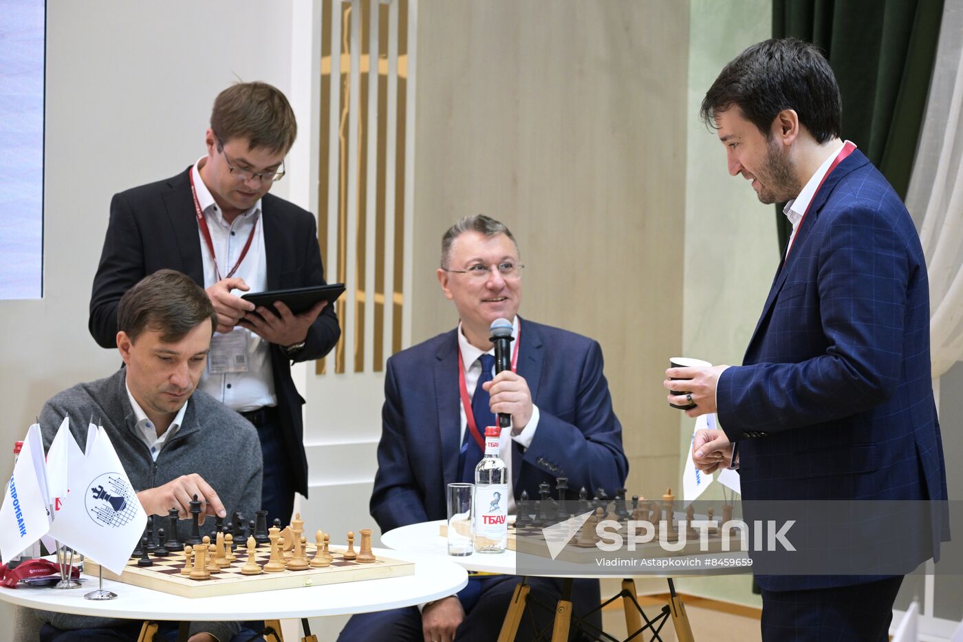 SPIEF-2023. Simultaneous exhibition with grandmaster using artificial intelligence.