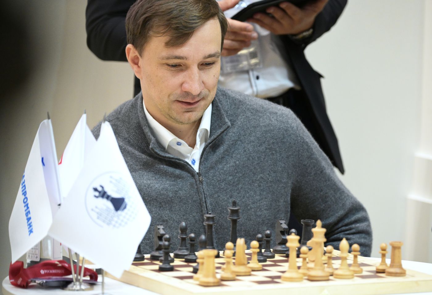 SPIEF-2023. Simultaneous exhibition with grandmaster using artificial intelligence.