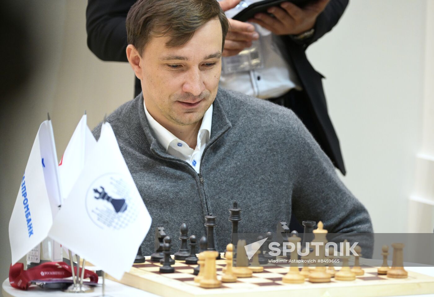 SPIEF-2023. Simultaneous exhibition with grandmaster using artificial intelligence.