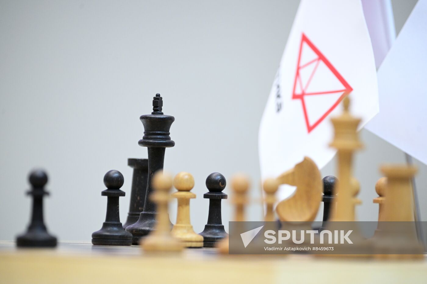 SPIEF-2023. Simultaneous exhibition with grandmaster using artificial intelligence.