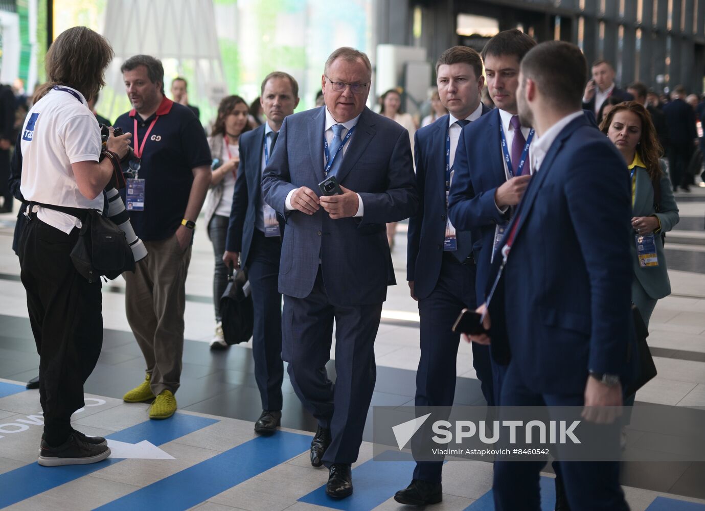 SPIEF-2023. Guests ahead of the plenary session