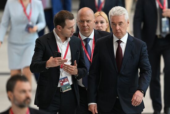 SPIEF-2023. Guests ahead of the plenary session