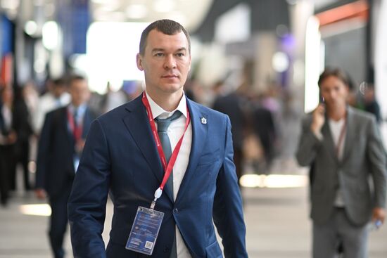 SPIEF-2023. Guests ahead of the plenary session