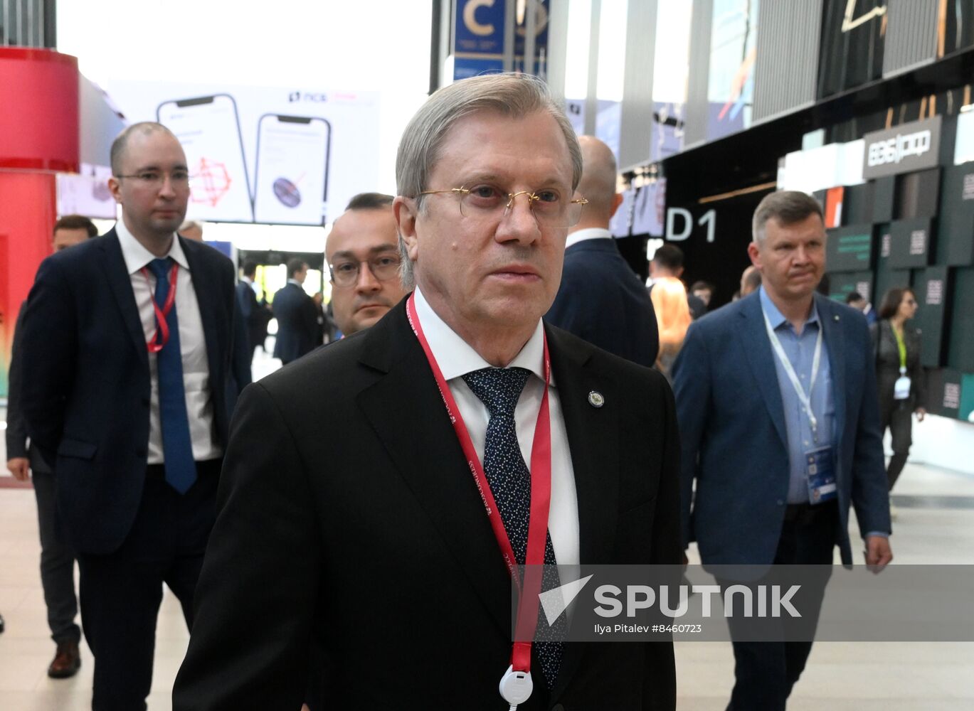 SPIEF-2023. Guests ahead of the plenary session