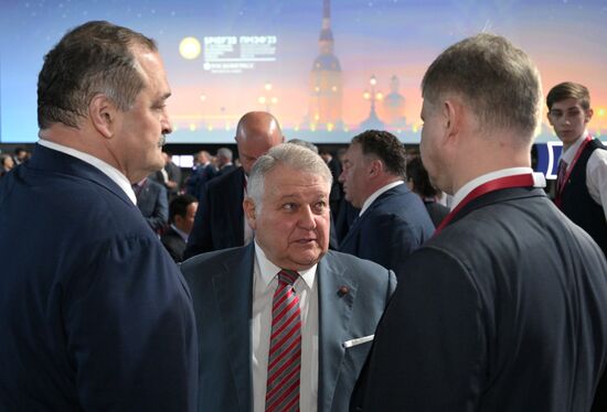 SPIEF-2023. Guests ahead of the plenary session