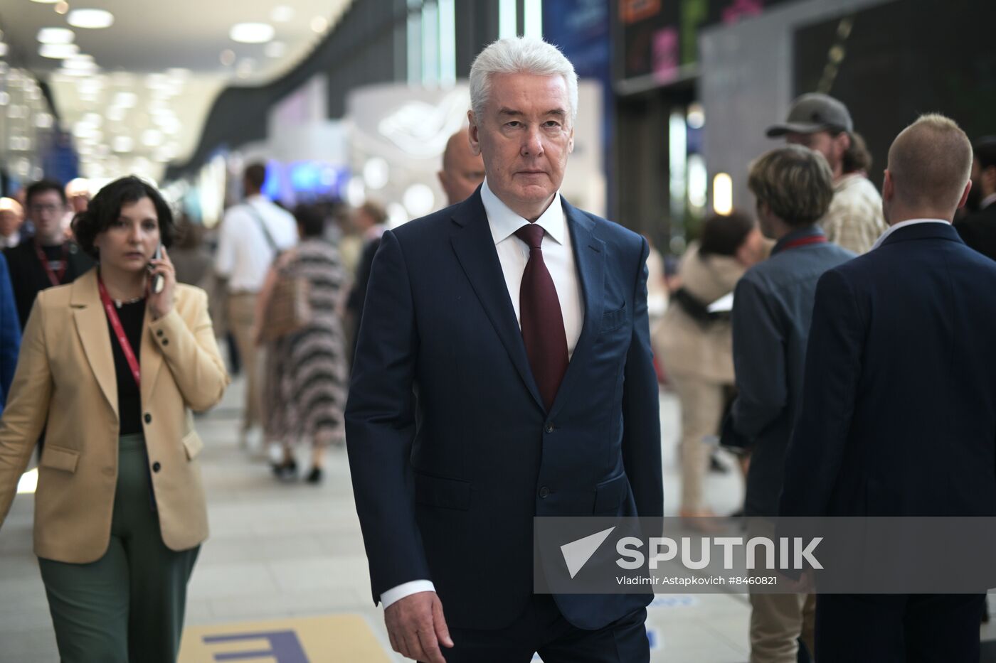 SPIEF-2023. Guests ahead of the plenary session