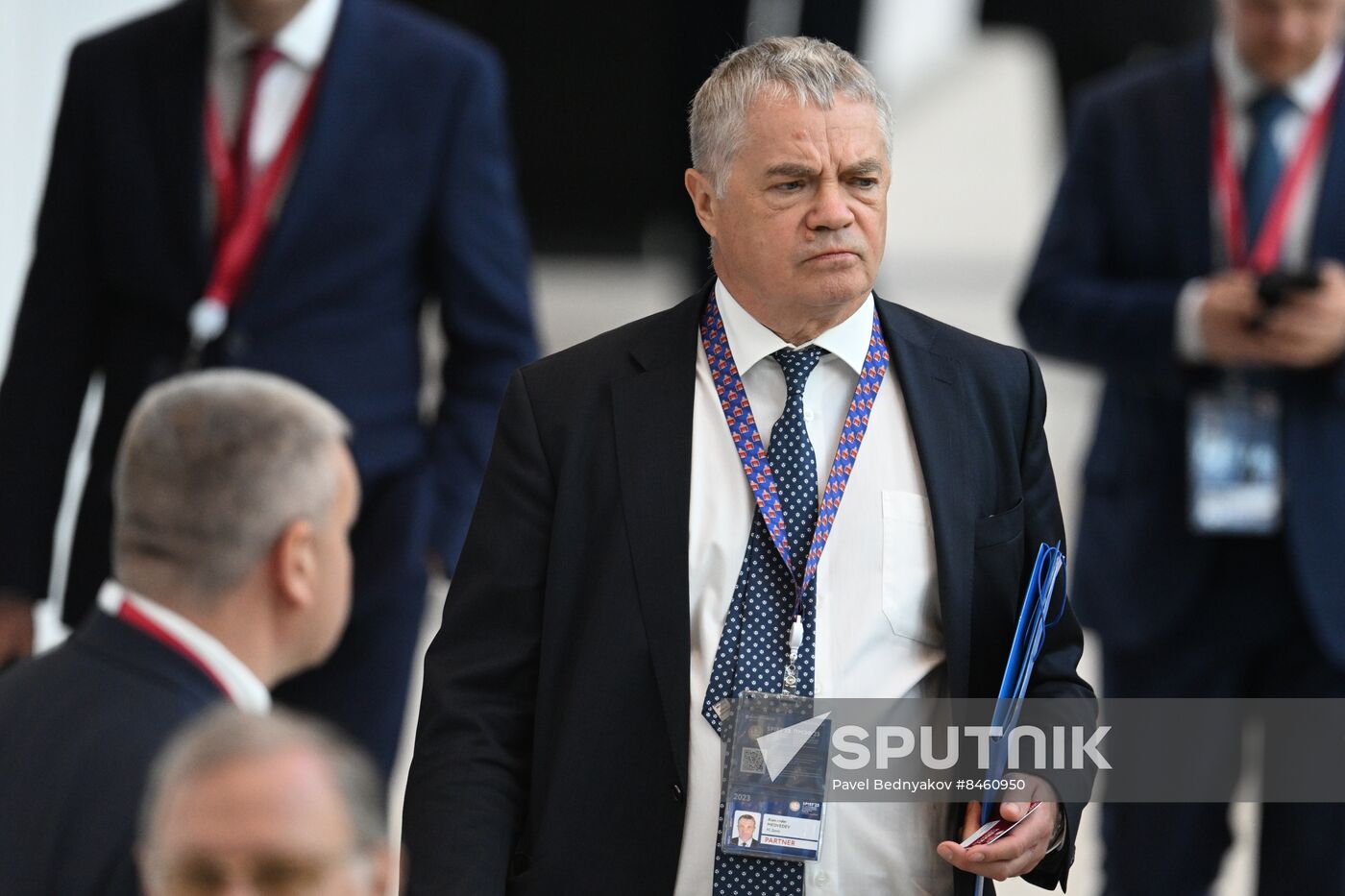 SPIEF-2023. Guests ahead of the plenary session