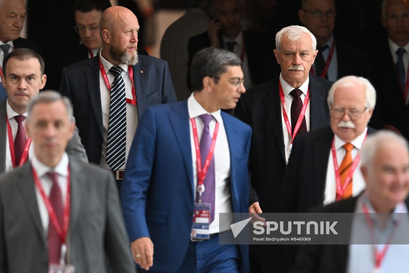 SPIEF-2023. Guests ahead of the plenary session