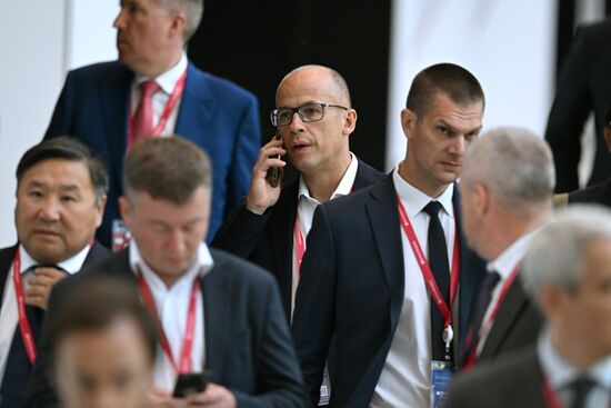 SPIEF-2023. Guests ahead of the plenary session