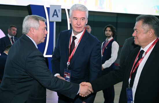 SPIEF-2023. Guests ahead of the plenary session