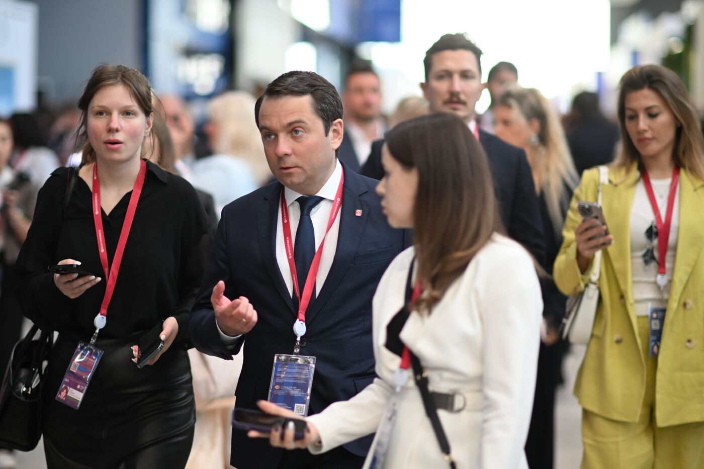 SPIEF-2023. Guests ahead of the plenary session