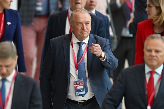 SPIEF-2023. Guests ahead of the plenary session