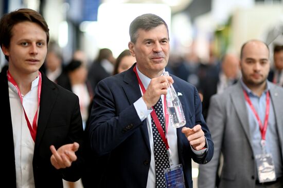 SPIEF-2023. Guests ahead of the plenary session